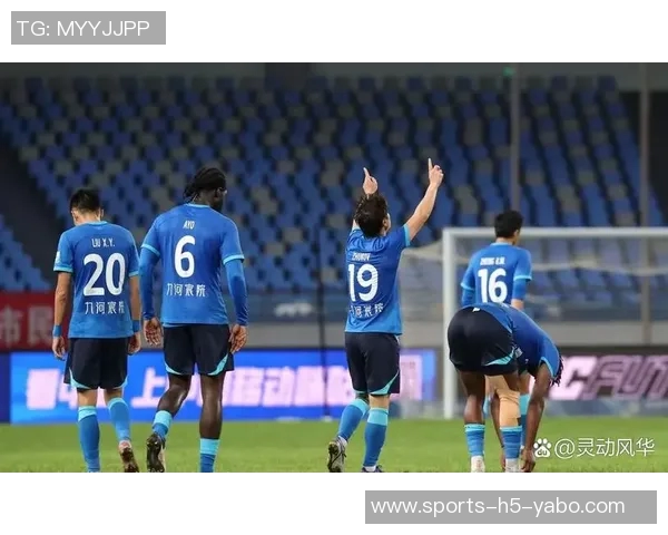 长春寒潮来袭亚泰队员迎战低温全力备战保级生死战